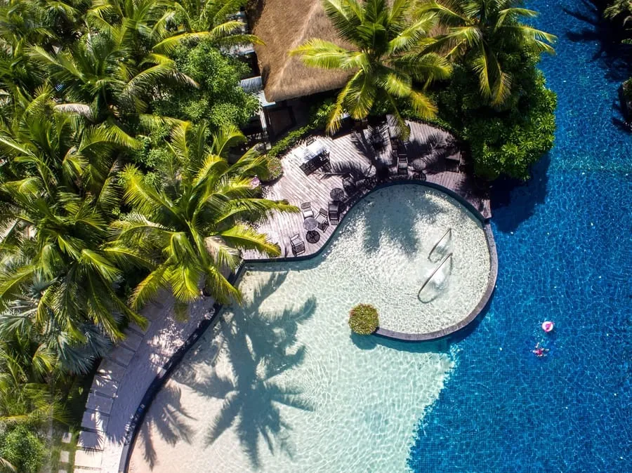 Hainan — A Family Escape